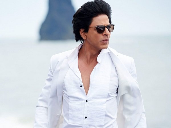 Shah Rukh Khan tests positive for COVID-19, fans Shocking
